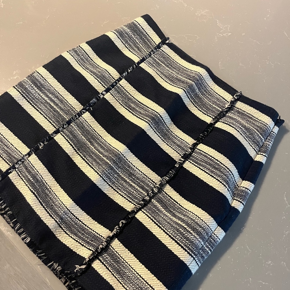 🍌Banana Republic Size 2 mini-skirt